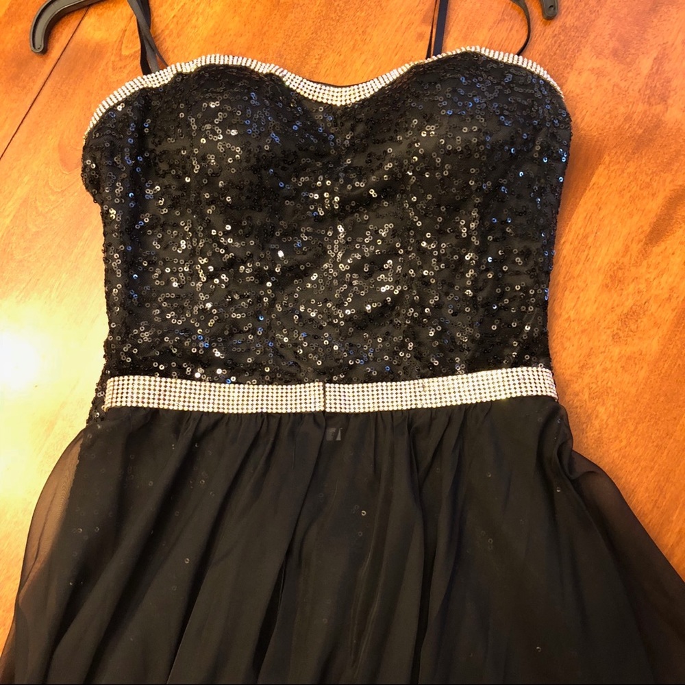 La Femme Black Sequins Prom Dress - Picture 3 of 7